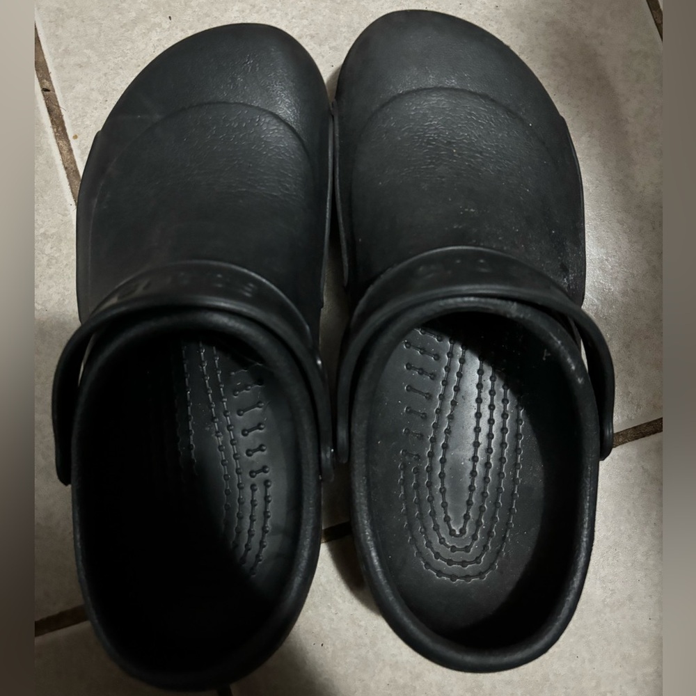 Black Crocs